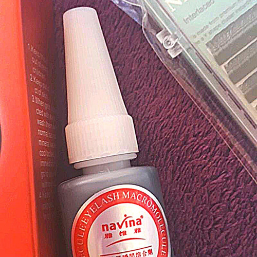 Imagem 4 de 5 de Cola Antialergica Navina Para Cilios Postiços 10ml Original