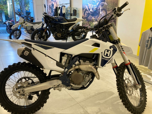 Imagen 2 de 6 de Husqvarna Fc 250 2023 Set Herramientas + Serv + Formularios