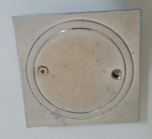 Centropiso Tapaciega Desagüe 10 X 10 Cm (Usado)