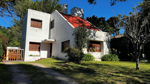 Ph En Venta - 3 Dormitorios 3 Baños - Cochera - 506mts2 - Villa Gesell