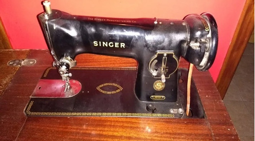 Maquina De Coser Singer Con Mueble Y Pie Oportunidad!!