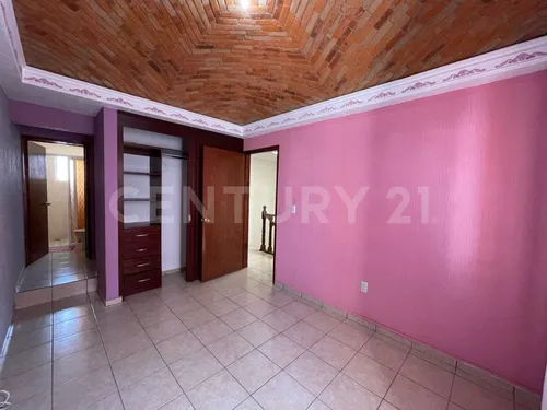 Casa En Renta En Jardines Del Valle, San Juan Del Río, Querétaro.