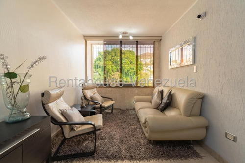 Imponente Y Moderno Ph En Venta En Los Chaguaramos. Yr25-18095. Servicio De Agua Constante, Gas Directo, Internet De Fibra Óptica Y Línea Cantv.