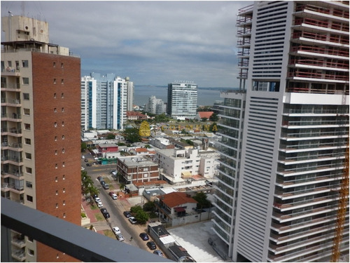 Lindo Apartamento En Brava Con Vista Hacia La Mansa- Ref: 3782