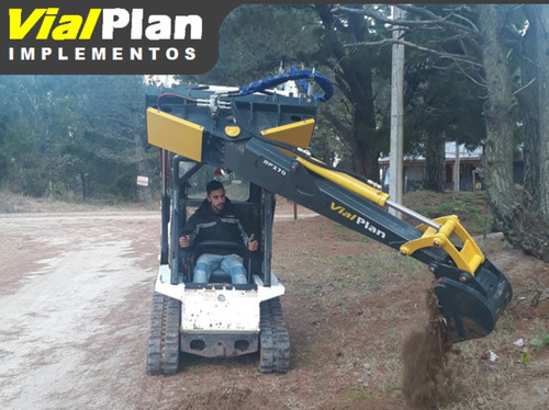 Imagen 4 de 10 de Implemento Brazoretro Pivotado Minicargadora Vialplan Bobcat