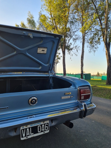 Ford Falcon Deluxe