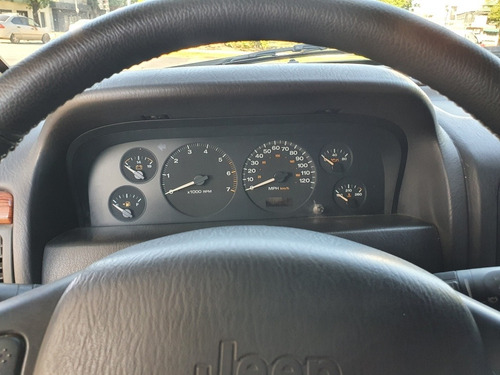 Jeep Grand Cherokee Laredo 2000 4.0 Classic At Gnc 4x2