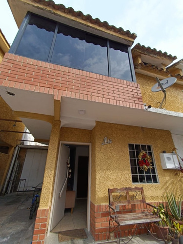 Town House En Venta En La Entrada De Naguanagua. 1723 Inmobiliaria Maggi