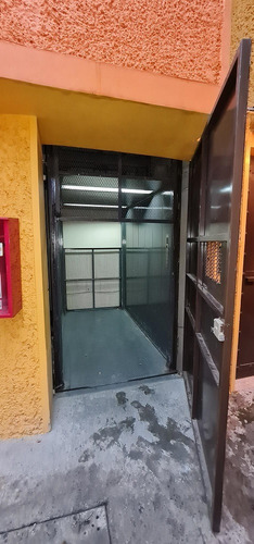 Imagen 5 de 14 de Bodega 330 M2, Piso 1 Con 2 Of Lujo, Vigilancia, Montacargas