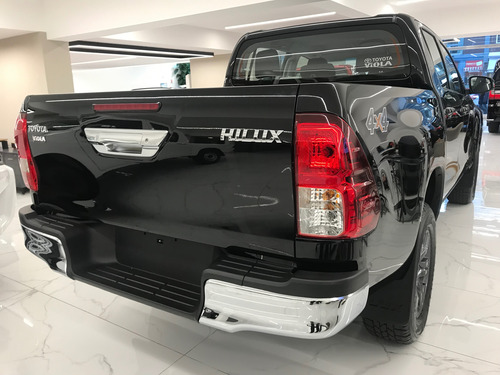 Toyota Hilux 4x4 Sr 2.8tdi Aut 6vel Entrega Inmediata 2025