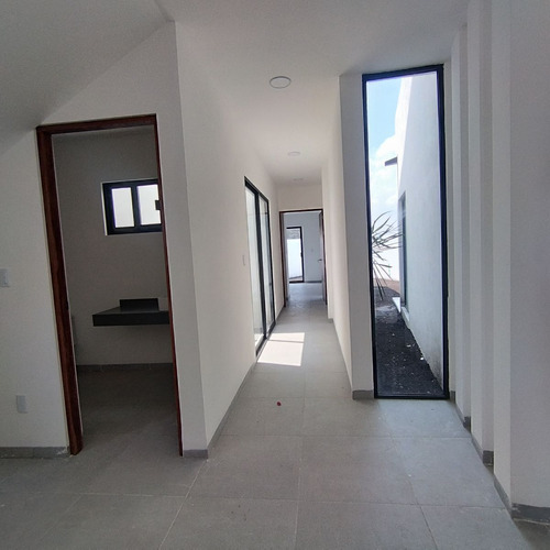 Casas En Venta En El Condado, Jardín, 3 Recamaras, Una En Pb, De Lujo !