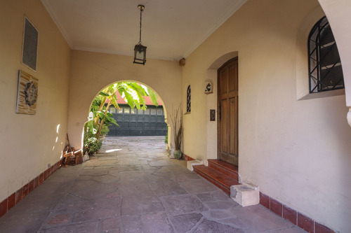 Imagen 3 de 30 de Excelente Casa En El Mejor Lugar De San Isidro