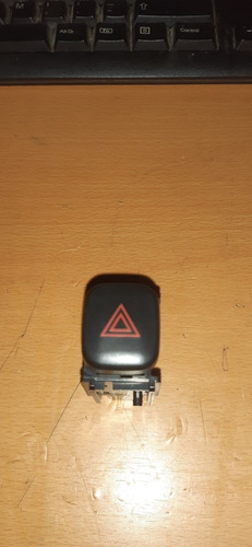 Imagen 1 de 3 de Botón Luz Emergencia Toyota Corolla 99/02