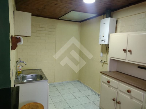 Casa En Venta De 5 Dorm. En Conchalí
