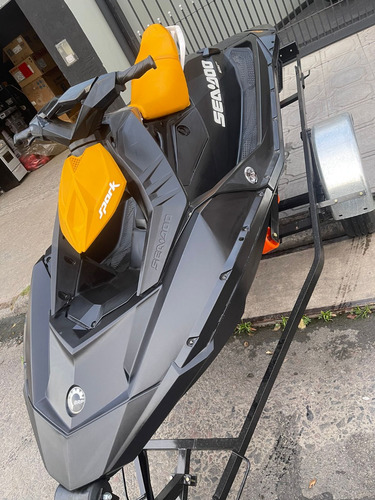 Moto De Agua Seadoo Spark 90hp 2up 4 Tiempos  80hs