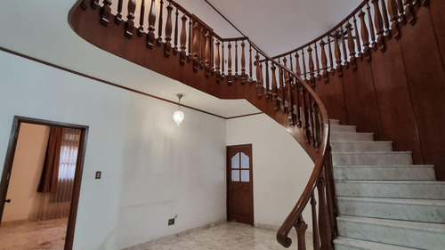 Residencia De Alta Plusvalía En El Corazón De Querétaro Con Uso De Suelo Mixto Inversión Garantiz...