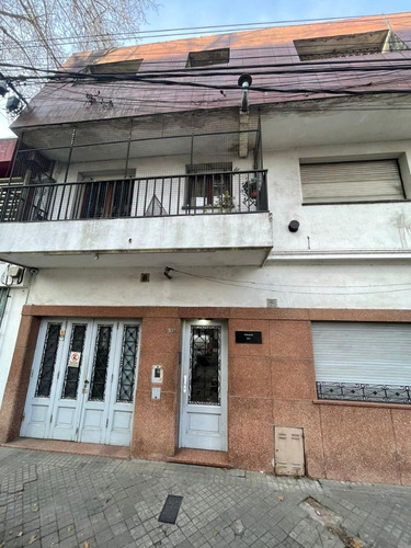 Casa Multifamiliar De 300 M2 En Pleno Echesortu