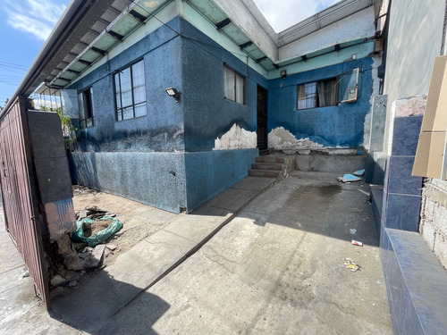 Se Vende Casa En Avenida Angamos, Sector Sur, Antofagasta