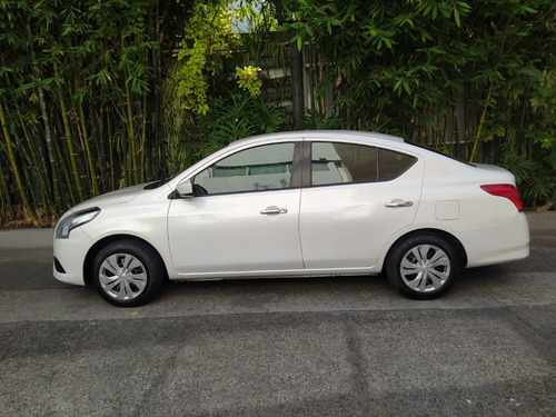 Imagen 2 de 11 de Nissan Versa Sense Aut 2019