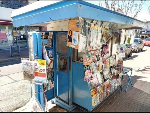 Imagen 2 de 3 de Puesto De Diarios -con Reparto