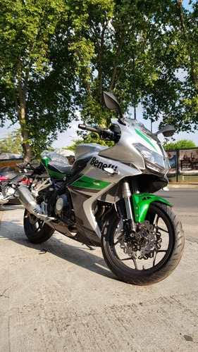 Benelli 302r Sport Metzeler Agrobikes (yamaha R3, Ninja 300)
