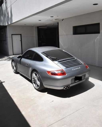 Imagen 5 de 8 de Porsche 911 3.8 Carrera 2 S 2005