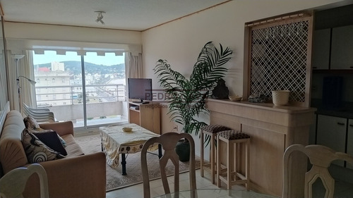 Piriapolis, Apartamento En Venta Con Vista Al Mar Sobre La Rambla,