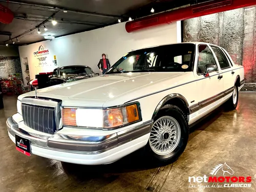 Lincoln Town Car 1990