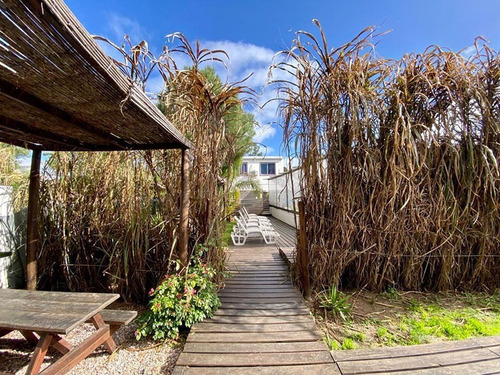 Imagen 15 de 25 de Casa De 2 Pisos + Piscina Climatizada + Apto + Monoambiente En Balneario Argentino
