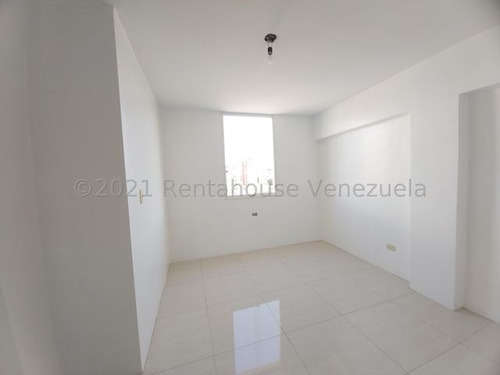 Imagen 18 de 30 de Apartamentos En Venta En Triangulo Del Este Barquisimeto Lara -- 23-18395 Vip-