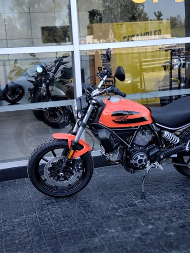 Imagen 9 de 25 de Ducati Scrambler Sixty2 - No Triumph, No Royal Enfield! Gf
