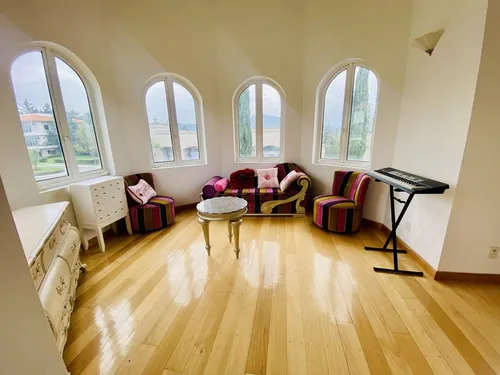 Espectacular Casa En Venta En Interlomas En Cerrada Con Vigilancia