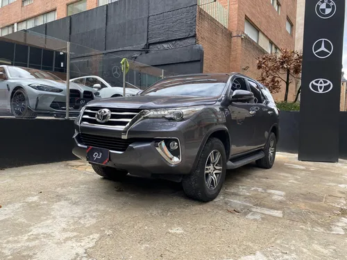 Toyota Fortuner Srv