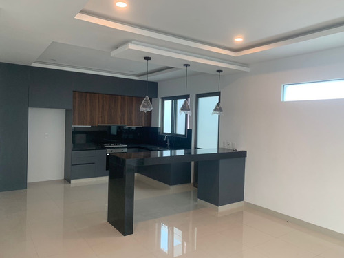 Casa En Venta En Residencial Cumbres