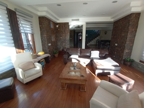 Venta Gran Casa Unica Y Exclusiva De 400m2 Sobre Lote De 10.000m2