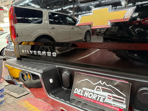 Chevrolet Silverado 5.4 2500 Doble Cabina Ls 4x2 At