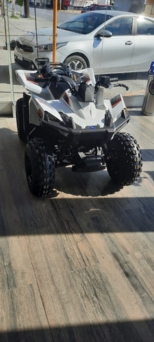 Imagen 2 de 3 de Polaris Outlaw 70 Efi
