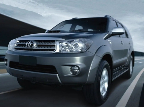 Imagen 2 de 2 de Faros Fortuner Año 2009-2010-2011