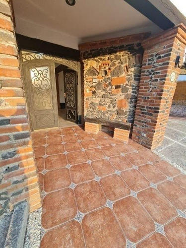 En Venta Residencia En Misión Concá, Roof Garden, Cto Serv, 4 Recamaras, 4.5 Bañ