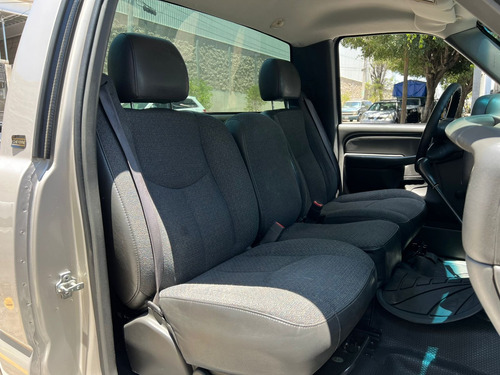 Chevrolet Silverado 4.8 2500 Custom Cab Reg Paq D Mt
