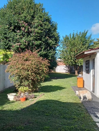 Casa En Venta - 2 Dormitorios 1 Baño - Cochera - 433mts2 - Caseros