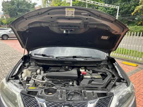 Nissan X-trail 2.5 Advance 4x2 At