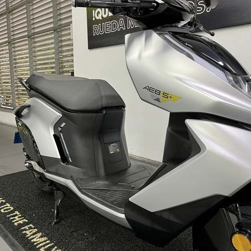 Cf Moto Zeeho Ae8+