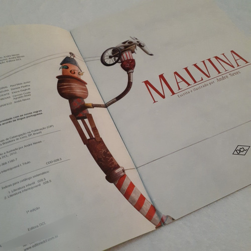 Malvina! Volume Infantojuvenil! Conservado! Perfeito Estado! (Usado)