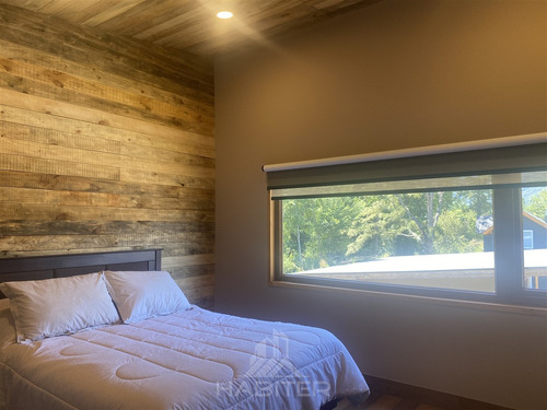Casa En Venta De 4 Dorm. En Pucón
