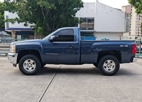 Imagen 2 de 14 de Chevrolet Silverado Lt