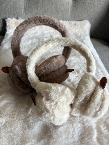 Orejeras Invierno Peluche Capybara Carpincho Kawaii Beige