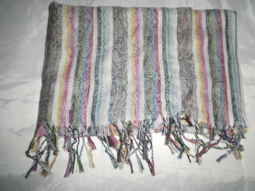 Pashmina/pañuelo.  Medidas: 180 Cm Y Largo 70 Cm