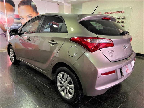 Imagem 12 de 14 de Hyundai Hb20 1.0 Comfort 2017