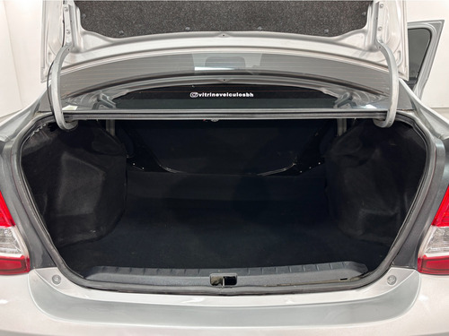 Toyota Etios 1.5 PLATINUM SEDAN 16V FLEX 4P AUTOMÁTICO